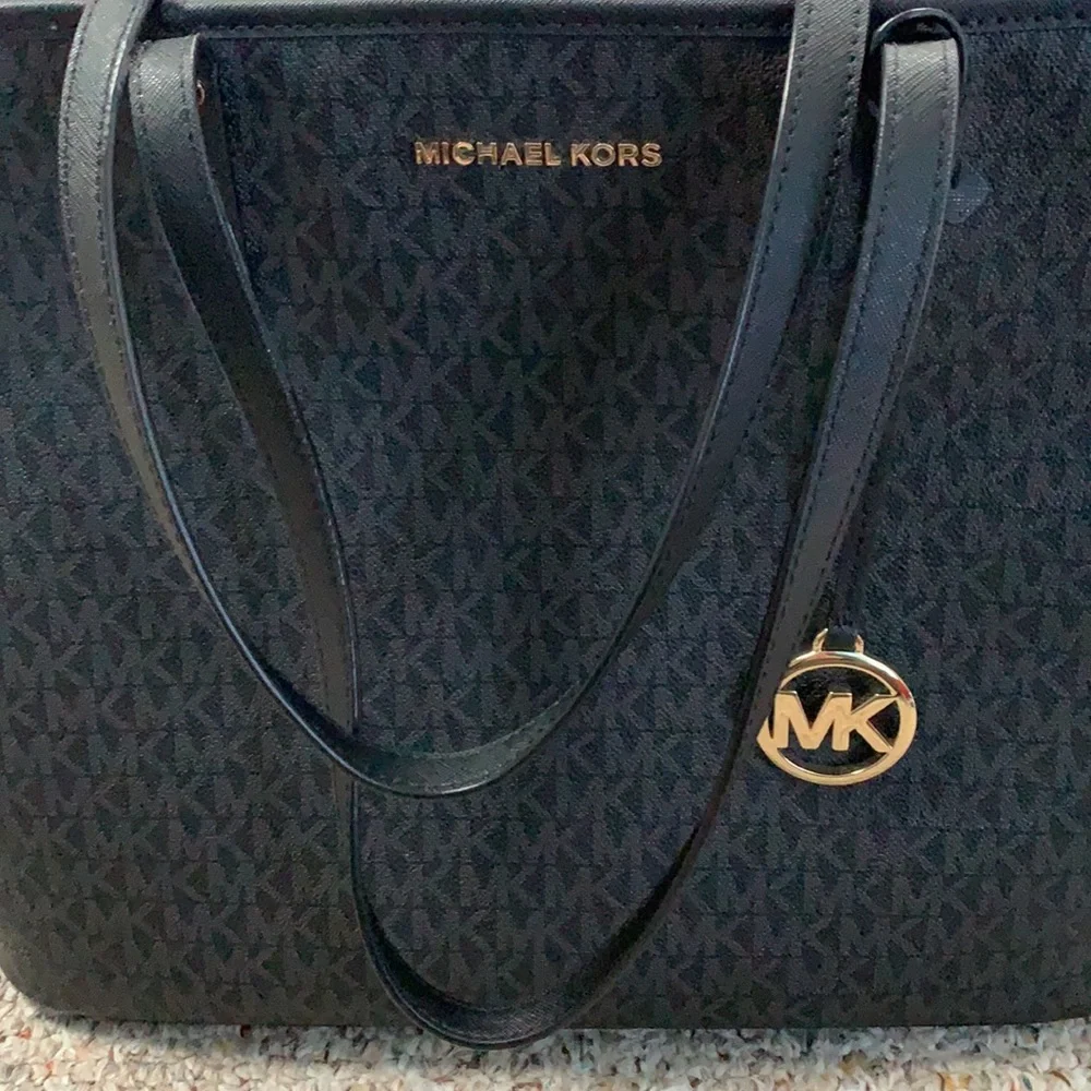 Michael Kors Large Jet Set Travel - Picture 2 of 9